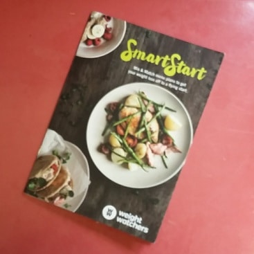 Picture of a WeightWatchers Smart Start booklet of mix and match menu plans, to start a frugal diet plan and lose weight