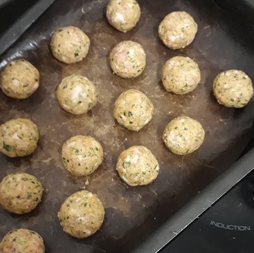 Picture of meatballs in a baking tray